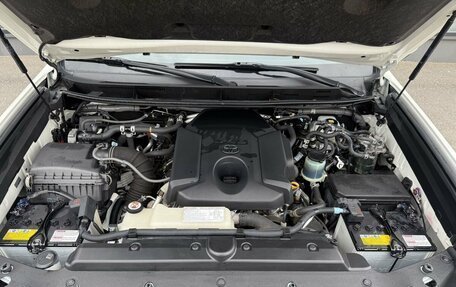 Toyota Land Cruiser Prado 150 рестайлинг 2, 2018 год, 4 285 000 рублей, 12 фотография