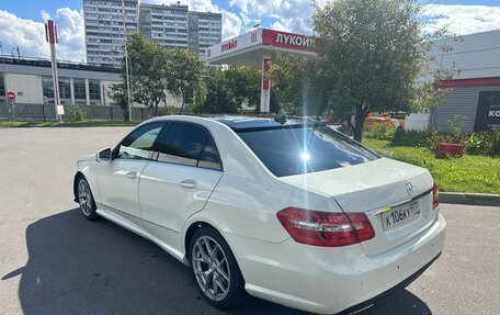 Mercedes-Benz E-Класс, 2011 год, 1 850 000 рублей, 3 фотография