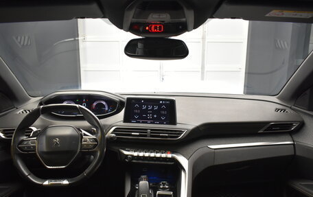 Peugeot 3008 II, 2018 год, 2 290 000 рублей, 11 фотография