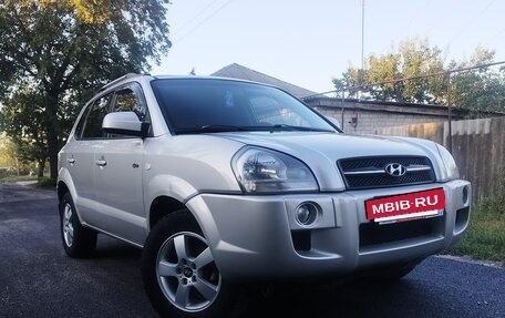 Hyundai Tucson III, 2007 год, 680 000 рублей, 2 фотография