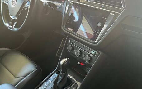 Volkswagen Tiguan II, 2017 год, 2 100 000 рублей, 11 фотография
