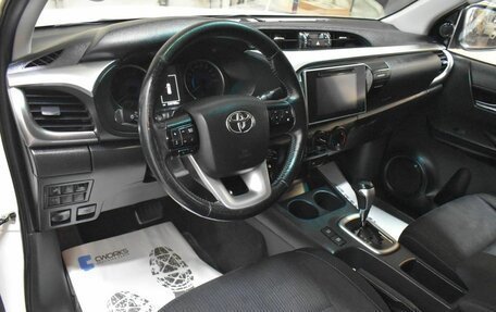 Toyota Hilux VIII, 2019 год, 2 400 000 рублей, 7 фотография