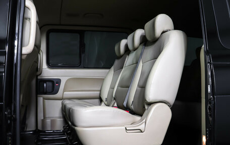 Hyundai H-1 II рестайлинг, 2019 год, 2 840 000 рублей, 12 фотография
