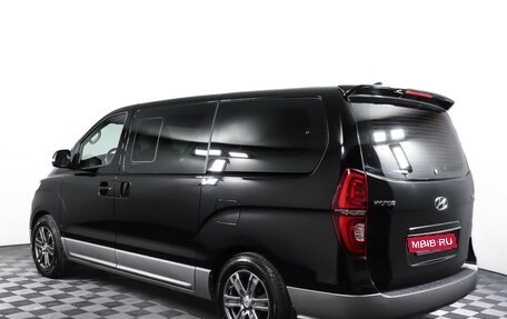 Hyundai H-1 II рестайлинг, 2019 год, 2 840 000 рублей, 7 фотография