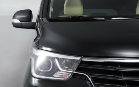 Hyundai H-1 II рестайлинг, 2019 год, 2 840 000 рублей, 24 фотография