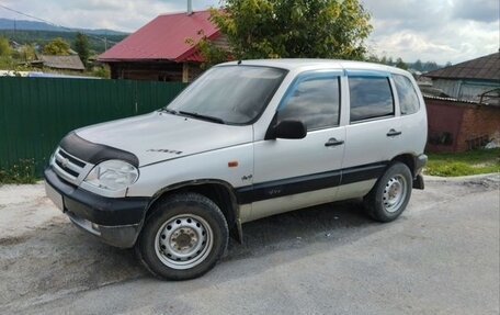 Chevrolet Niva I рестайлинг, 2005 год, 250 000 рублей, 2 фотография