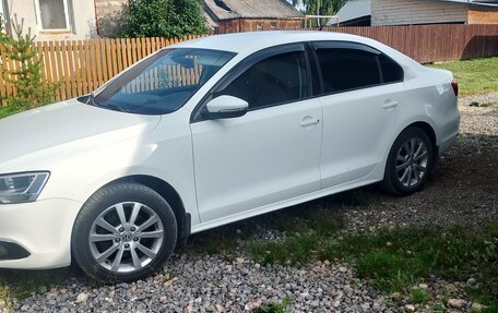 Volkswagen Jetta VI, 2013 год, 750 000 рублей, 4 фотография
