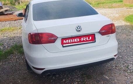 Volkswagen Jetta VI, 2013 год, 750 000 рублей, 2 фотография