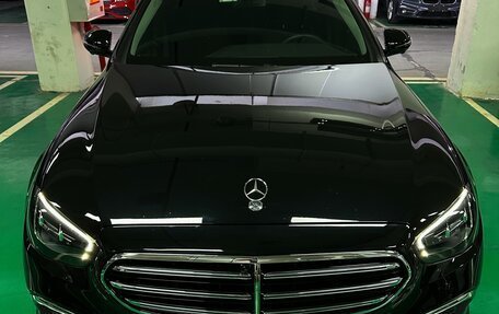 Mercedes-Benz E-Класс, 2022 год, 5 000 000 рублей, 1 фотография