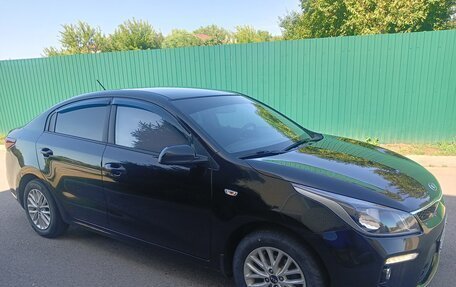 KIA Rio IV, 2018 год, 1 320 000 рублей, 2 фотография