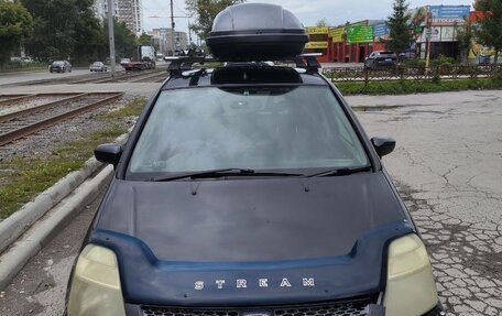Honda Stream I рестайлинг, 2003 год, 700 000 рублей, 3 фотография