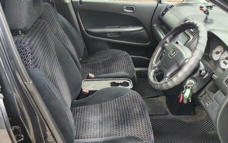 Honda Stream I рестайлинг, 2003 год, 700 000 рублей, 17 фотография