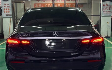 Mercedes-Benz E-Класс, 2022 год, 5 000 000 рублей, 6 фотография