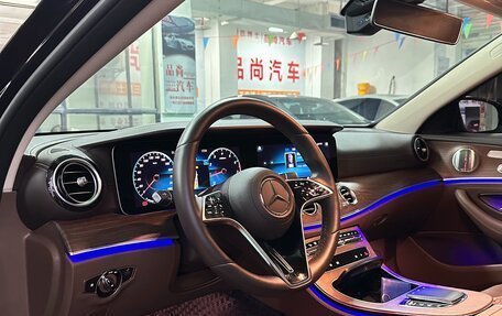 Mercedes-Benz E-Класс, 2022 год, 5 000 000 рублей, 9 фотография