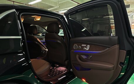 Mercedes-Benz E-Класс, 2022 год, 5 000 000 рублей, 24 фотография