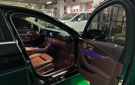 Mercedes-Benz E-Класс, 2022 год, 5 000 000 рублей, 23 фотография