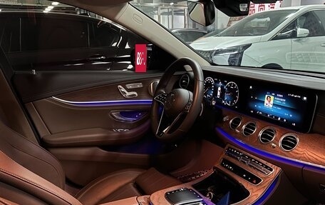 Mercedes-Benz E-Класс, 2022 год, 5 000 000 рублей, 15 фотография