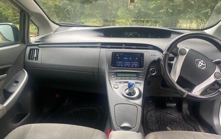 Toyota Prius, 2010 год, 900 000 рублей, 10 фотография