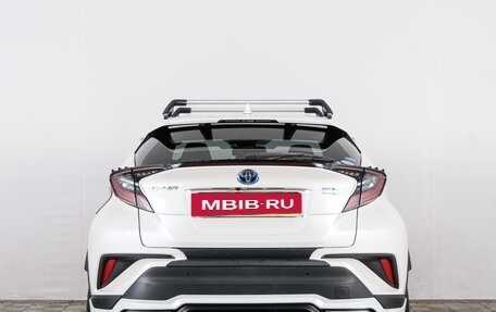 Toyota C-HR I рестайлинг, 2017 год, 1 999 000 рублей, 6 фотография