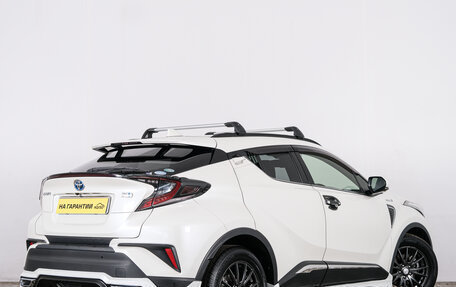 Toyota C-HR I рестайлинг, 2017 год, 1 999 000 рублей, 7 фотография