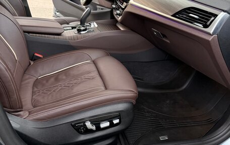 BMW 5 серия, 2019 год, 5 930 000 рублей, 13 фотография