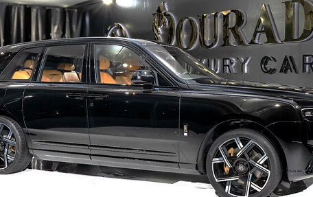 Rolls-Royce Cullinan, 2025 год, 50 000 000 рублей, 3 фотография
