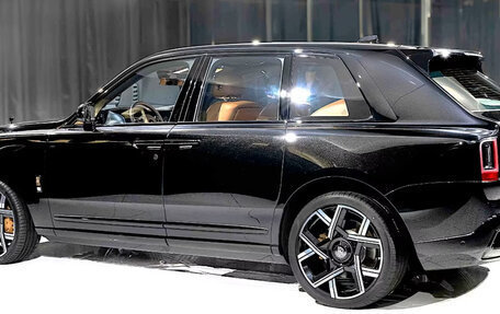 Rolls-Royce Cullinan, 2025 год, 50 000 000 рублей, 8 фотография