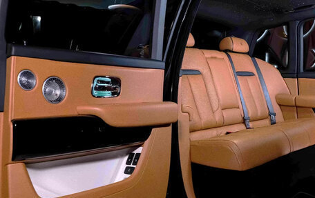 Rolls-Royce Cullinan, 2025 год, 50 000 000 рублей, 14 фотография