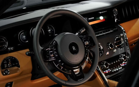 Rolls-Royce Cullinan, 2025 год, 50 000 000 рублей, 17 фотография