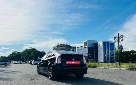 Toyota Prius, 2015 год, 1 379 000 рублей, 8 фотография