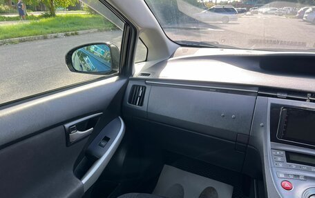 Toyota Prius, 2015 год, 1 379 000 рублей, 15 фотография