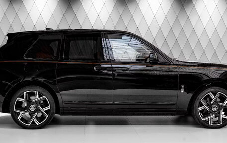 Rolls-Royce Cullinan, 2025 год, 50 000 000 рублей, 3 фотография