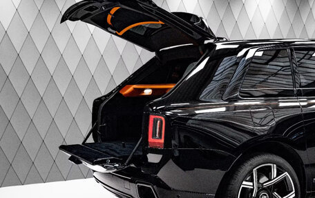 Rolls-Royce Cullinan, 2025 год, 50 000 000 рублей, 11 фотография
