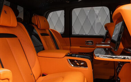 Rolls-Royce Cullinan, 2025 год, 50 000 000 рублей, 19 фотография