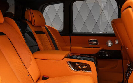 Rolls-Royce Cullinan, 2025 год, 50 000 000 рублей, 18 фотография