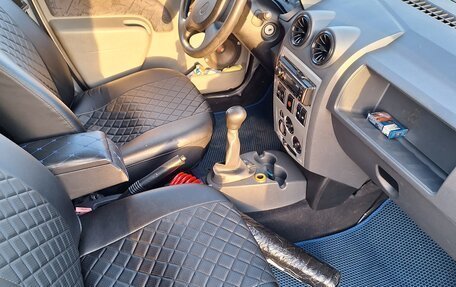 Renault Logan I, 2005 год, 205 000 рублей, 5 фотография
