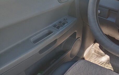 Mitsubishi Colt VI рестайлинг, 2005 год, 360 000 рублей, 15 фотография