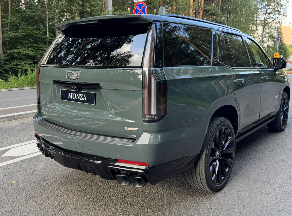 Cadillac Escalade V, 2025 год, 33 000 000 рублей, 4 фотография