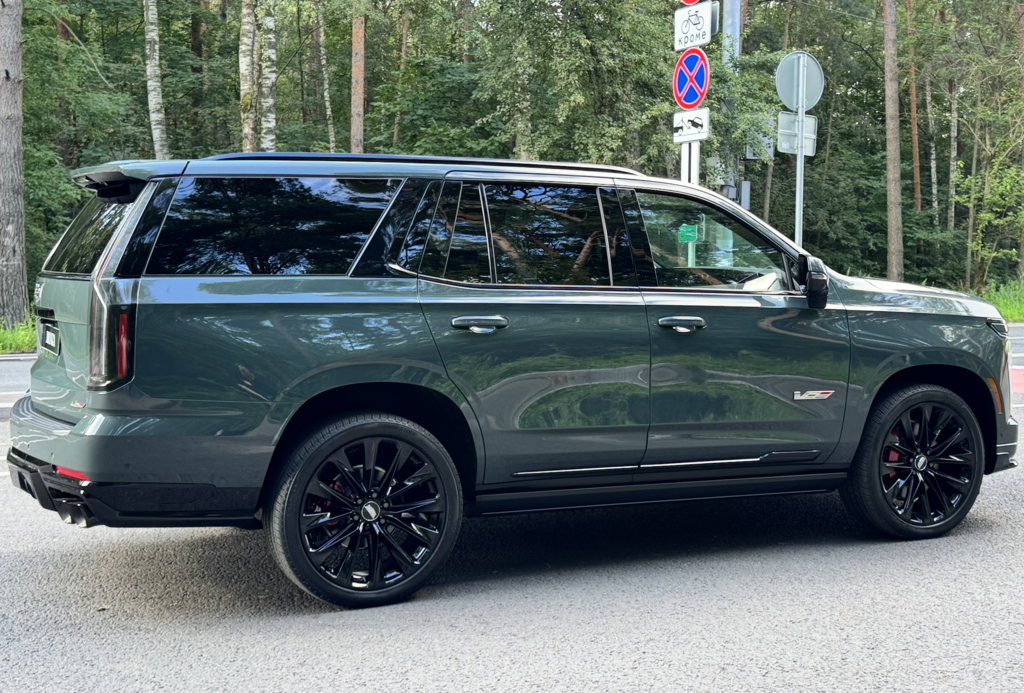 Cadillac Escalade V, 2025 год, 33 000 000 рублей, 12 фотография
