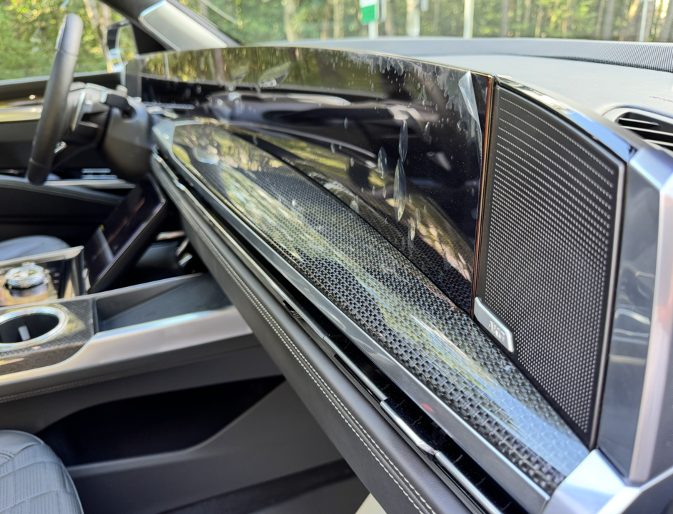 Cadillac Escalade V, 2025 год, 33 000 000 рублей, 30 фотография