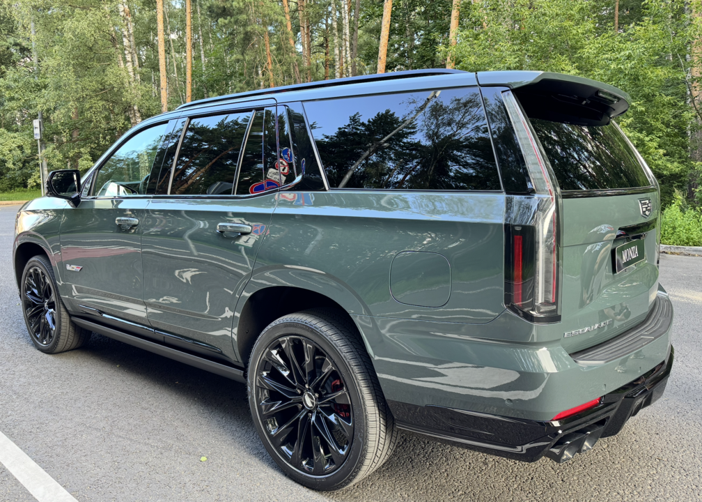 Cadillac Escalade V, 2025 год, 33 000 000 рублей, 6 фотография