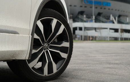 Volkswagen Tiguan II, 2020 год, 3 590 000 рублей, 10 фотография