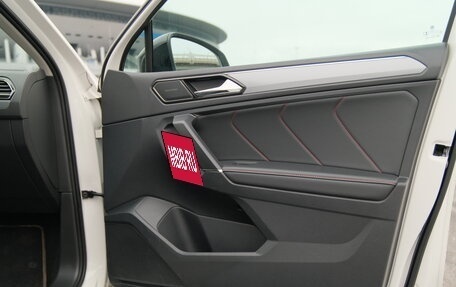 Volkswagen Tiguan II, 2020 год, 3 590 000 рублей, 29 фотография