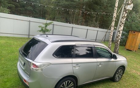 Mitsubishi Outlander III рестайлинг 3, 2013 год, 1 100 000 рублей, 4 фотография