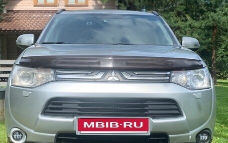 Mitsubishi Outlander III рестайлинг 3, 2013 год, 1 100 000 рублей, 6 фотография