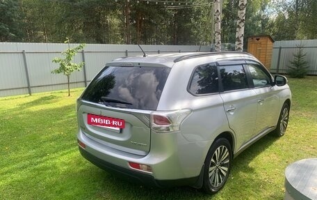 Mitsubishi Outlander III рестайлинг 3, 2013 год, 1 100 000 рублей, 7 фотография