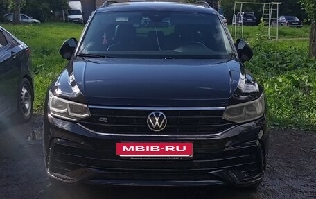 Volkswagen Tiguan II, 2021 год, 3 300 000 рублей, 38 фотография