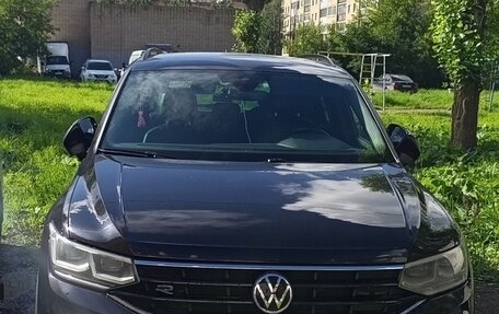 Volkswagen Tiguan II, 2021 год, 3 300 000 рублей, 28 фотография