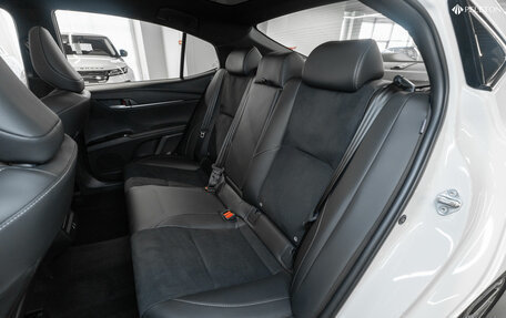 Toyota Camry, 2024 год, 4 800 000 рублей, 14 фотография