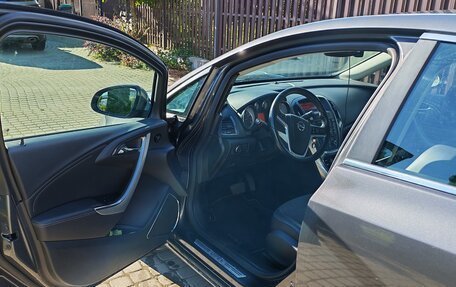 Opel Astra J, 2010 год, 620 000 рублей, 3 фотография
